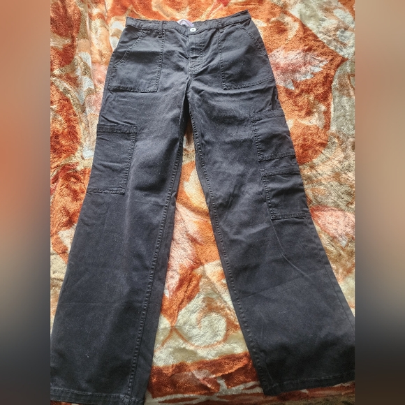 No Boundaries Cargo Pants - Picture 1 of 4